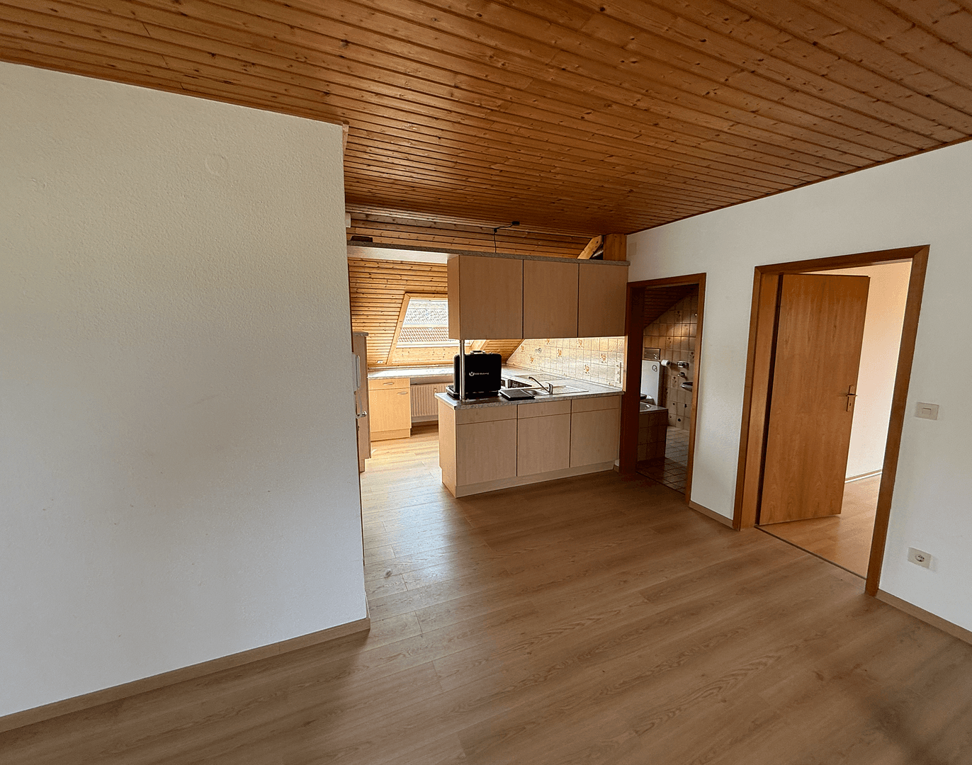 Pronájem bytu 3+1 97 m², Edmund Merz Strasse 11, Glattbach, Bavorsko Pronájem bytu 3+1 97 m², Edmund Merz Strasse 11, Glattbach, Bavorsko