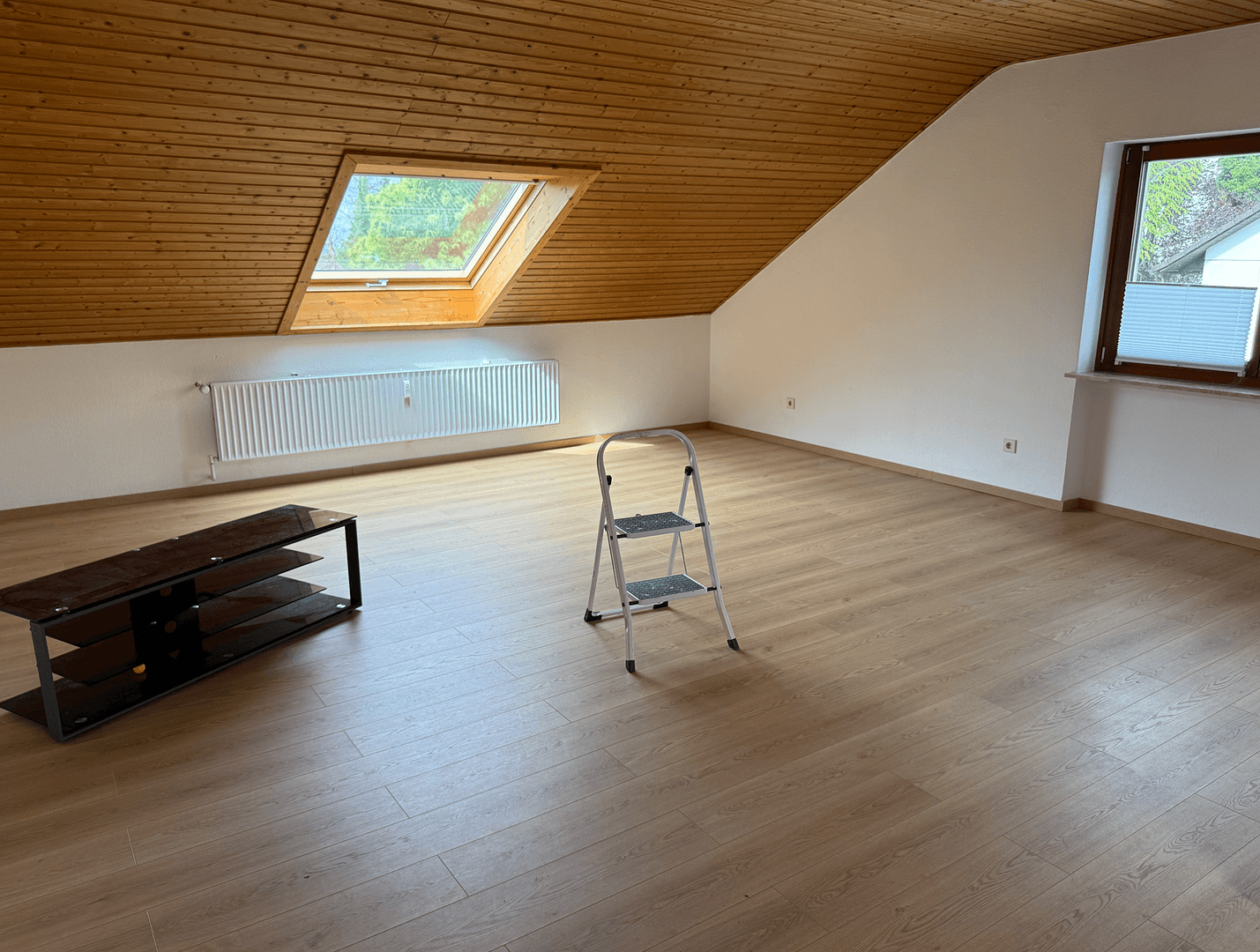 Pronájem bytu 3+1 97 m², Edmund Merz Strasse 11, Glattbach, Bavorsko Pronájem bytu 3+1 97 m², Edmund Merz Strasse 11, Glattbach, Bavorsko