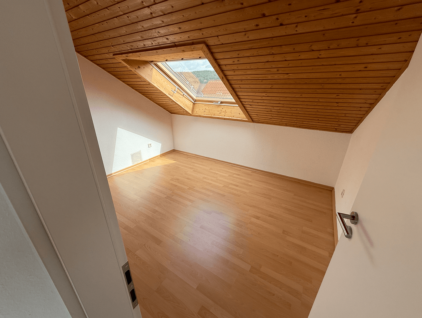 Pronájem bytu 3+1 97 m², Edmund Merz Strasse 11, Glattbach, Bavorsko Pronájem bytu 3+1 97 m², Edmund Merz Strasse 11, Glattbach, Bavorsko