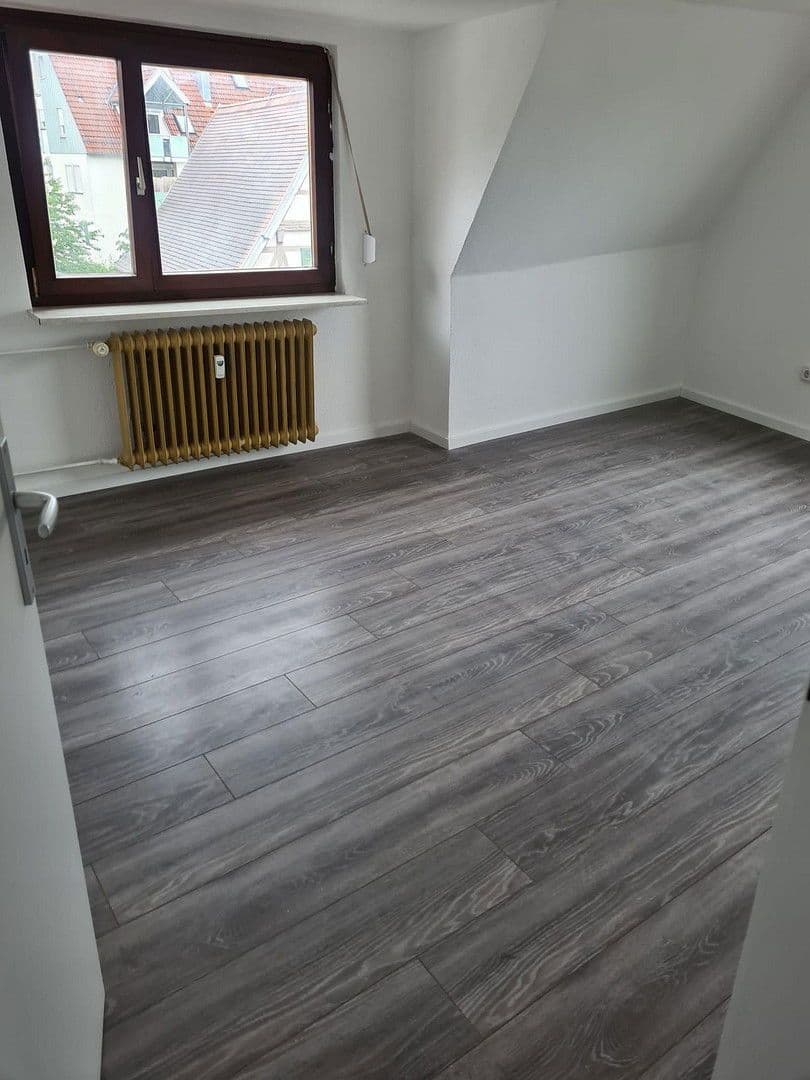 Pronájem bytu 4+1 134 m², Jettinger Straße 21, Herrenberg, Bádensko-Württembersko Pronájem bytu 4+1 134 m², Jettinger Straße 21, Herrenberg, Bádensko-Württembersko