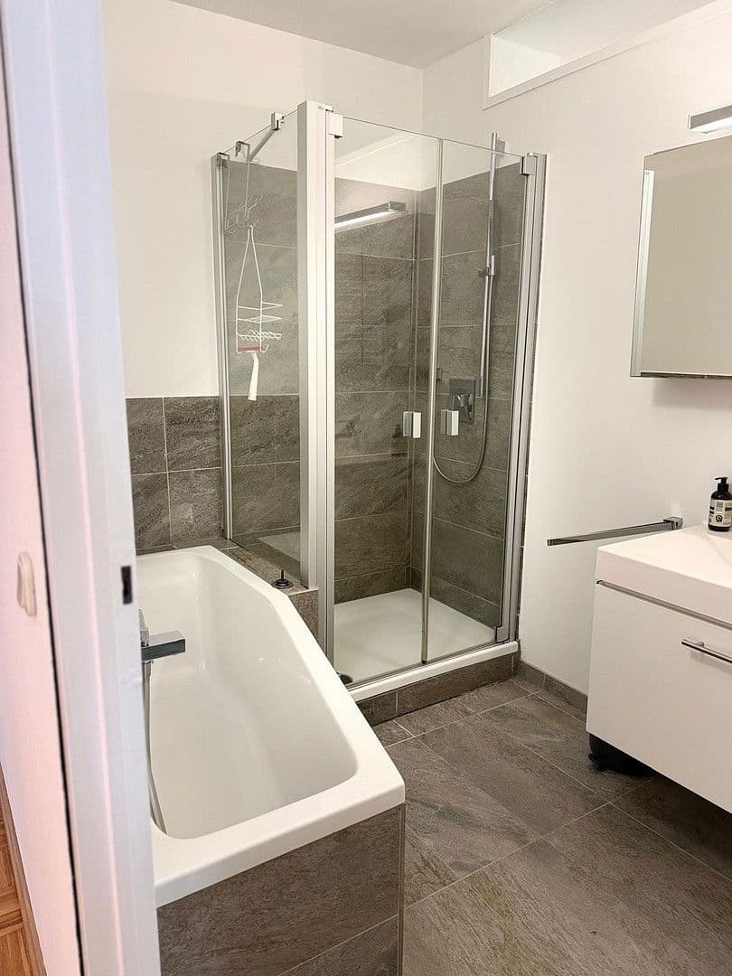 Pronájem bytu 2+1 68 m², Weinbergstr, WIESBADEN, Hessen Pronájem bytu 2+1 68 m², Weinbergstr, WIESBADEN, Hessen