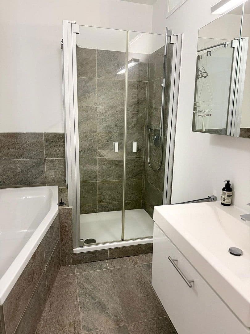 Pronájem bytu 2+1 68 m², Weinbergstr, WIESBADEN, Hessen Pronájem bytu 2+1 68 m², Weinbergstr, WIESBADEN, Hessen