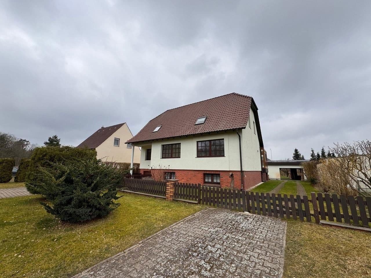 Prodej domu 196 m², pozemek 1.200 m², Lübser Landstraße 20, Mönkebude, Mecklenburg-Vorpommern Prodej domu 196 m², pozemek 1.200 m², Lübser Landstraße 20, Mönkebude, Mecklenburg-Vorpommern