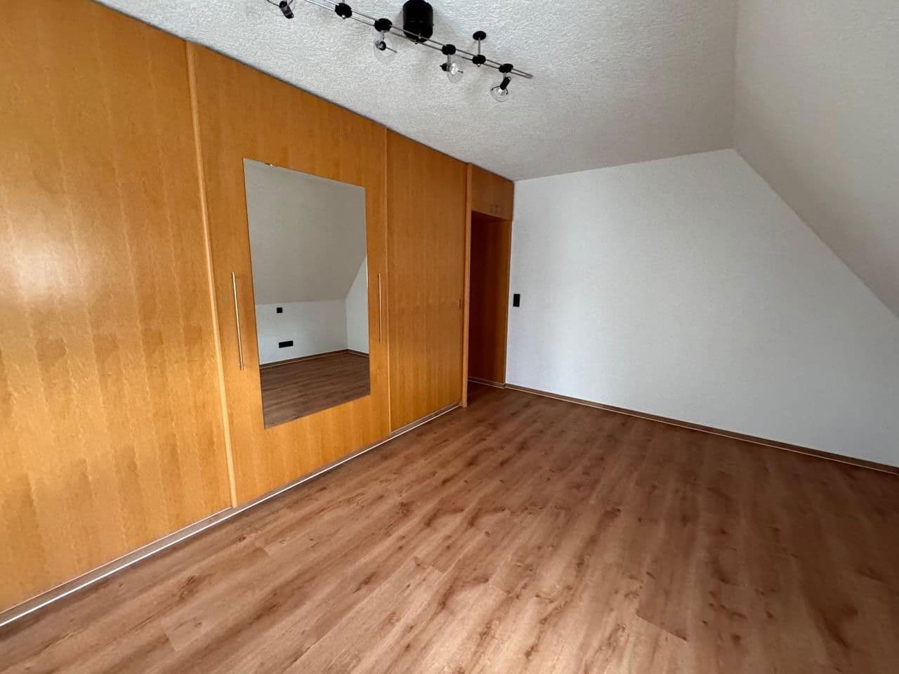 Prodej domu 196 m², pozemek 1.200 m², Lübser Landstraße 20, Mönkebude, Mecklenburg-Vorpommern Prodej domu 196 m², pozemek 1.200 m², Lübser Landstraße 20, Mönkebude, Mecklenburg-Vorpommern