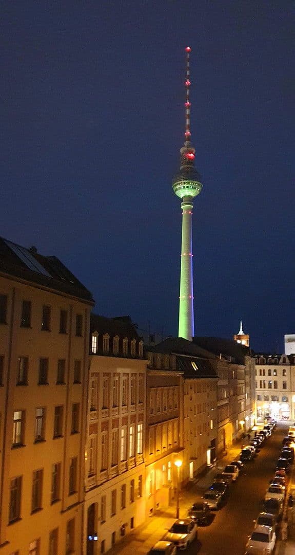 Prodej bytu 4+1 158 m², Almstadtstraße, Berlin, Berlín Prodej bytu 4+1 158 m², Almstadtstraße, Berlin, Berlín