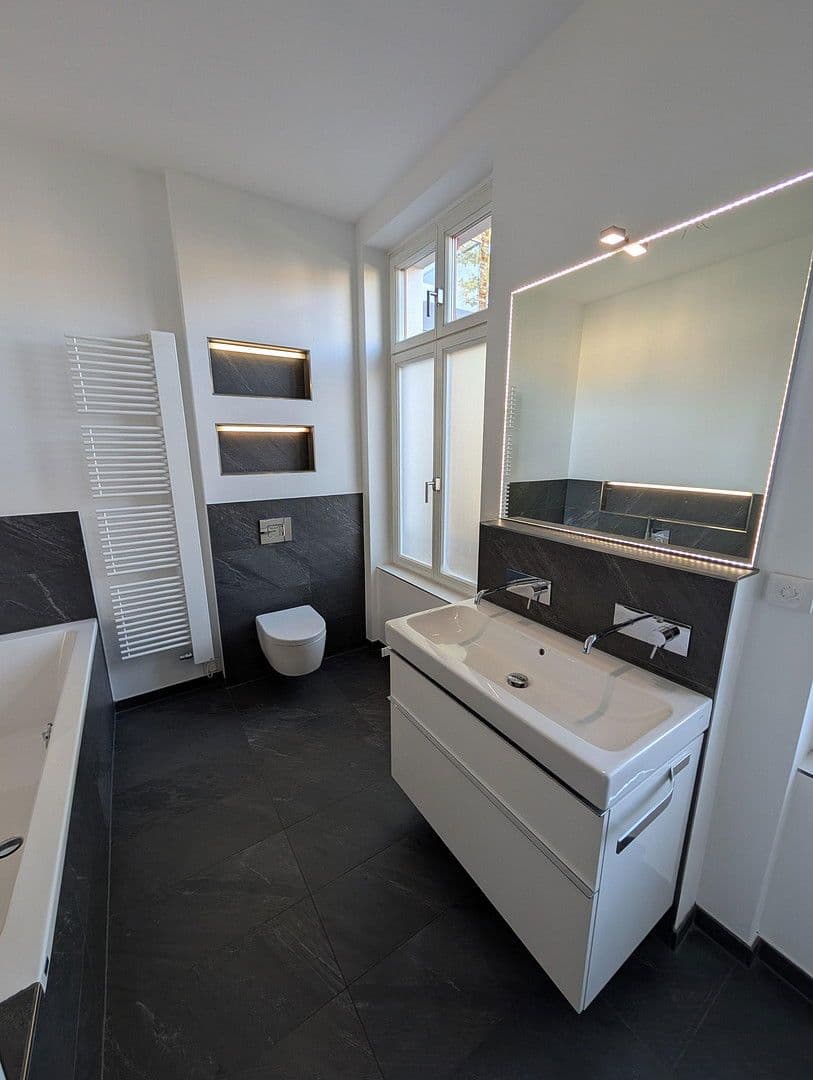 Prodej bytu 4+1 158 m², Almstadtstraße, Berlin, Berlín Prodej bytu 4+1 158 m², Almstadtstraße, Berlin, Berlín