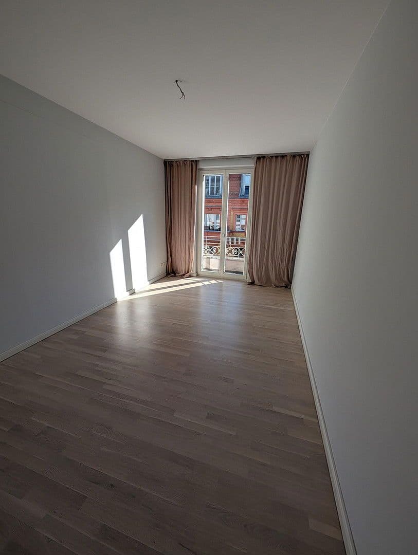 Prodej bytu 4+1 158 m², Almstadtstraße, Berlin, Berlín Prodej bytu 4+1 158 m², Almstadtstraße, Berlin, Berlín