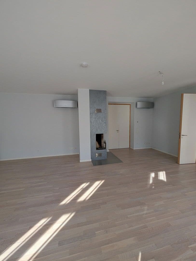 Prodej bytu 4+1 158 m², Almstadtstraße, Berlin, Berlín Prodej bytu 4+1 158 m², Almstadtstraße, Berlin, Berlín
