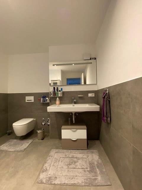 Pronájem bytu 3+1 94 m², Bergstrasse 9, Laufenburg (Baden), Bádensko-Württembersko Pronájem bytu 3+1 94 m², Bergstrasse 9, Laufenburg (Baden), Bádensko-Württembersko