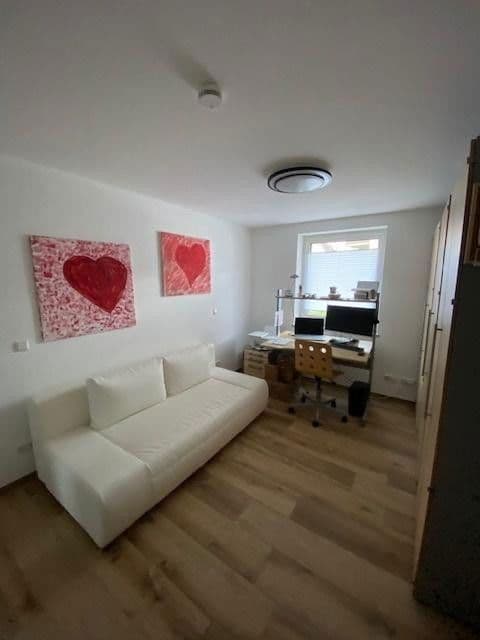 Pronájem bytu 3+1 94 m², Bergstrasse 9, Laufenburg (Baden), Bádensko-Württembersko Pronájem bytu 3+1 94 m², Bergstrasse 9, Laufenburg (Baden), Bádensko-Württembersko