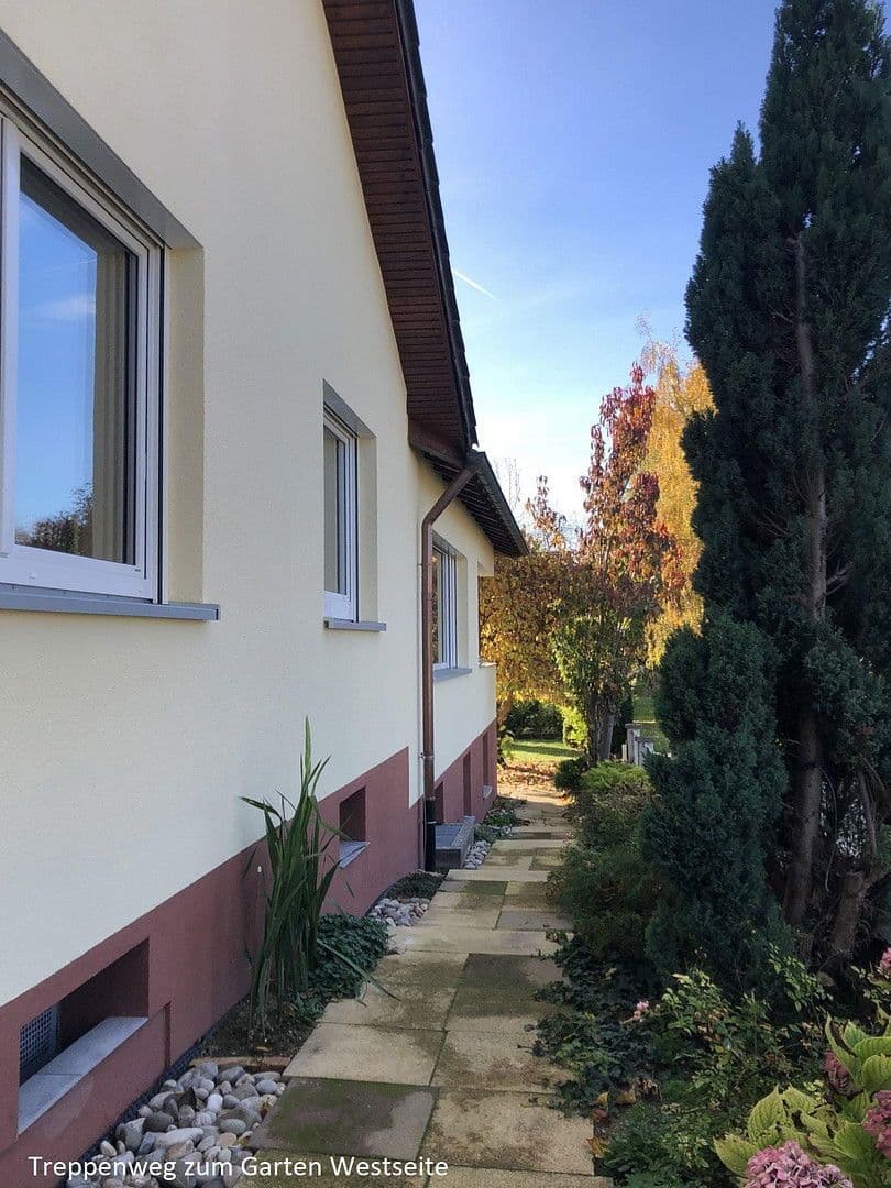 Pronájem domu 150 m², pozemek 600 m², Ihringen, Bádensko-Württembersko Pronájem domu 150 m², pozemek 600 m², Ihringen, Bádensko-Württembersko