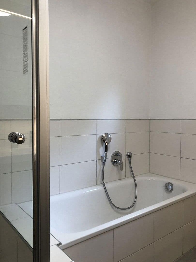 Pronájem domu 150 m², pozemek 600 m², Ihringen, Bádensko-Württembersko Pronájem domu 150 m², pozemek 600 m², Ihringen, Bádensko-Württembersko