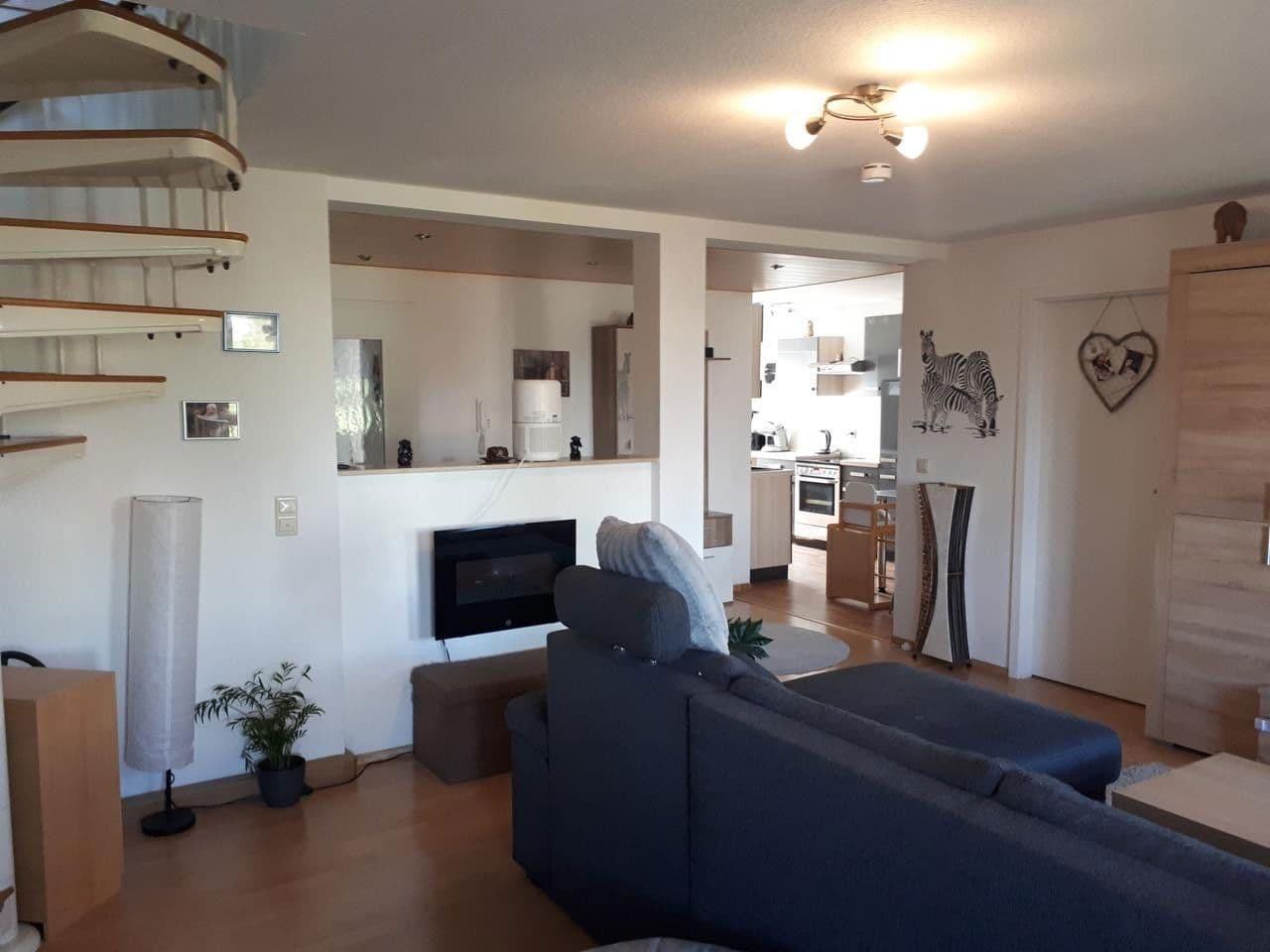 Pronájem bytu 3+1 89 m², Joliot-Curie-Straße 10, Gera, Durynsko Pronájem bytu 3+1 89 m², Joliot-Curie-Straße 10, Gera, Durynsko