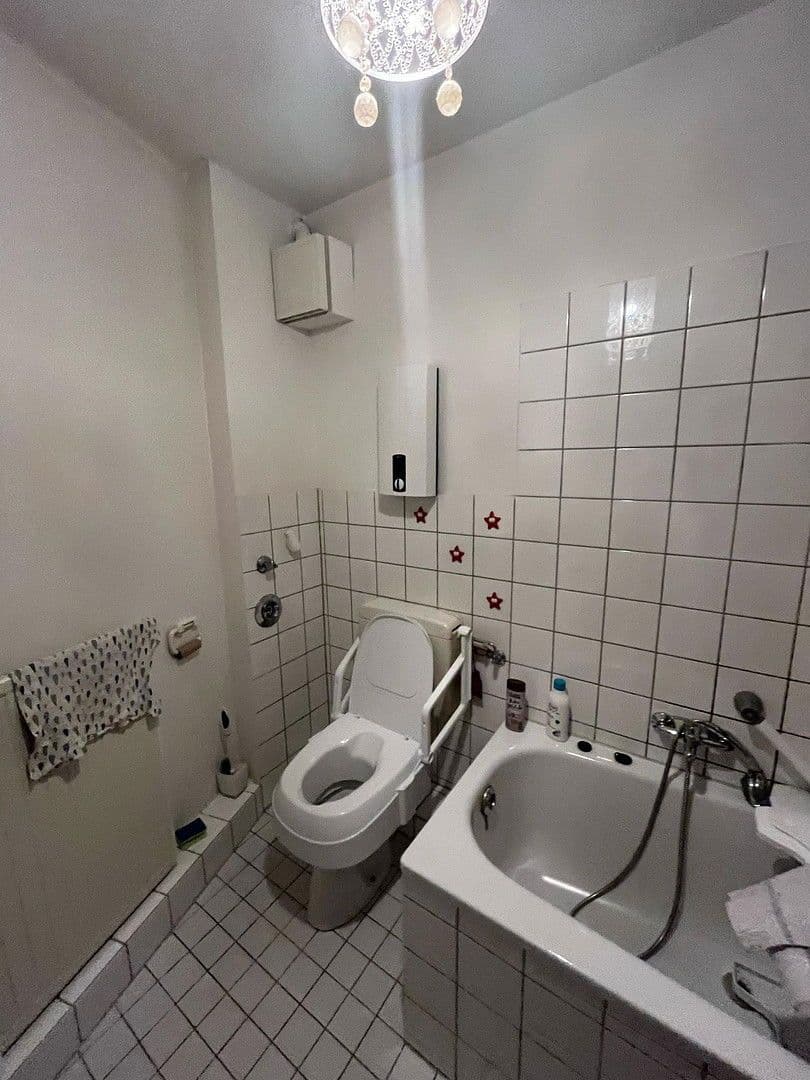 Pronájem bytu 3+1 82 m², Wuppertal, Severní Porýní-Vestfálsko Pronájem bytu 3+1 82 m², Wuppertal, Severní Porýní-Vestfálsko