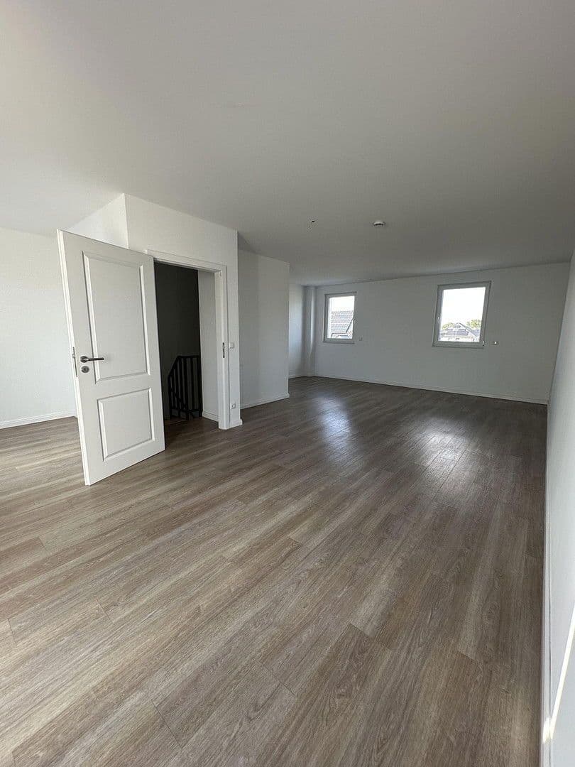 Pronájem domu 144 m², pozemek 245 m², Escheburg, Šlesvicko-Holštýnsko Pronájem domu 144 m², pozemek 245 m², Escheburg, Šlesvicko-Holštýnsko