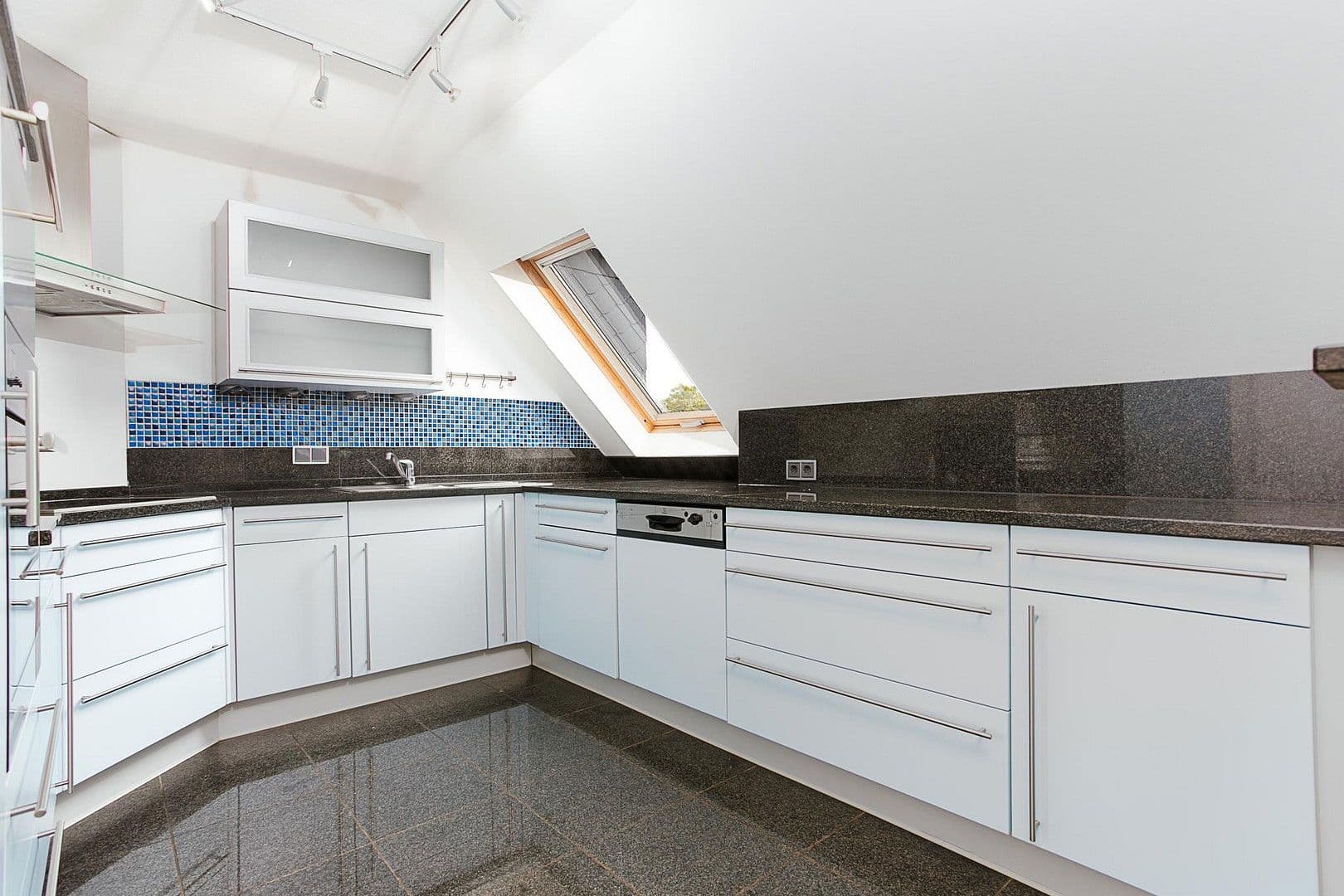 Prodej bytu 4+1 95 m², Bergheim, Severní Porýní-Vestfálsko Prodej bytu 4+1 95 m², Bergheim, Severní Porýní-Vestfálsko