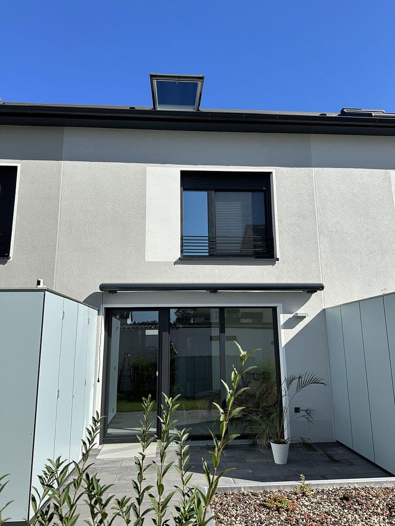 Pronájem domu 145 m², pozemek 102 m², Fürth, Bavorsko Pronájem domu 145 m², pozemek 102 m², Fürth, Bavorsko