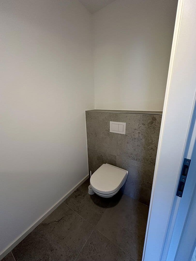 Pronájem domu 145 m², pozemek 102 m², Fürth, Bavorsko Pronájem domu 145 m², pozemek 102 m², Fürth, Bavorsko