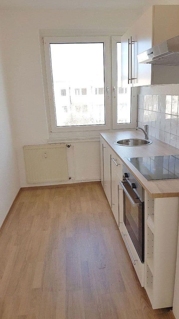 Pronájem bytu 2+1 47 m², Straße der Einheit 28, Neukieritzsch, Sasko Pronájem bytu 2+1 47 m², Straße der Einheit 28, Neukieritzsch, Sasko