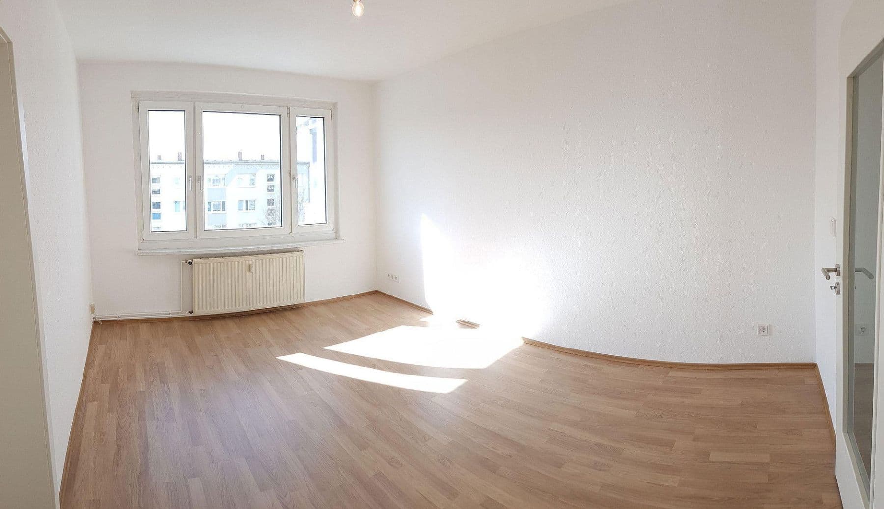 Pronájem bytu 2+1 47 m², Straße der Einheit 28, Neukieritzsch, Sasko Pronájem bytu 2+1 47 m², Straße der Einheit 28, Neukieritzsch, Sasko