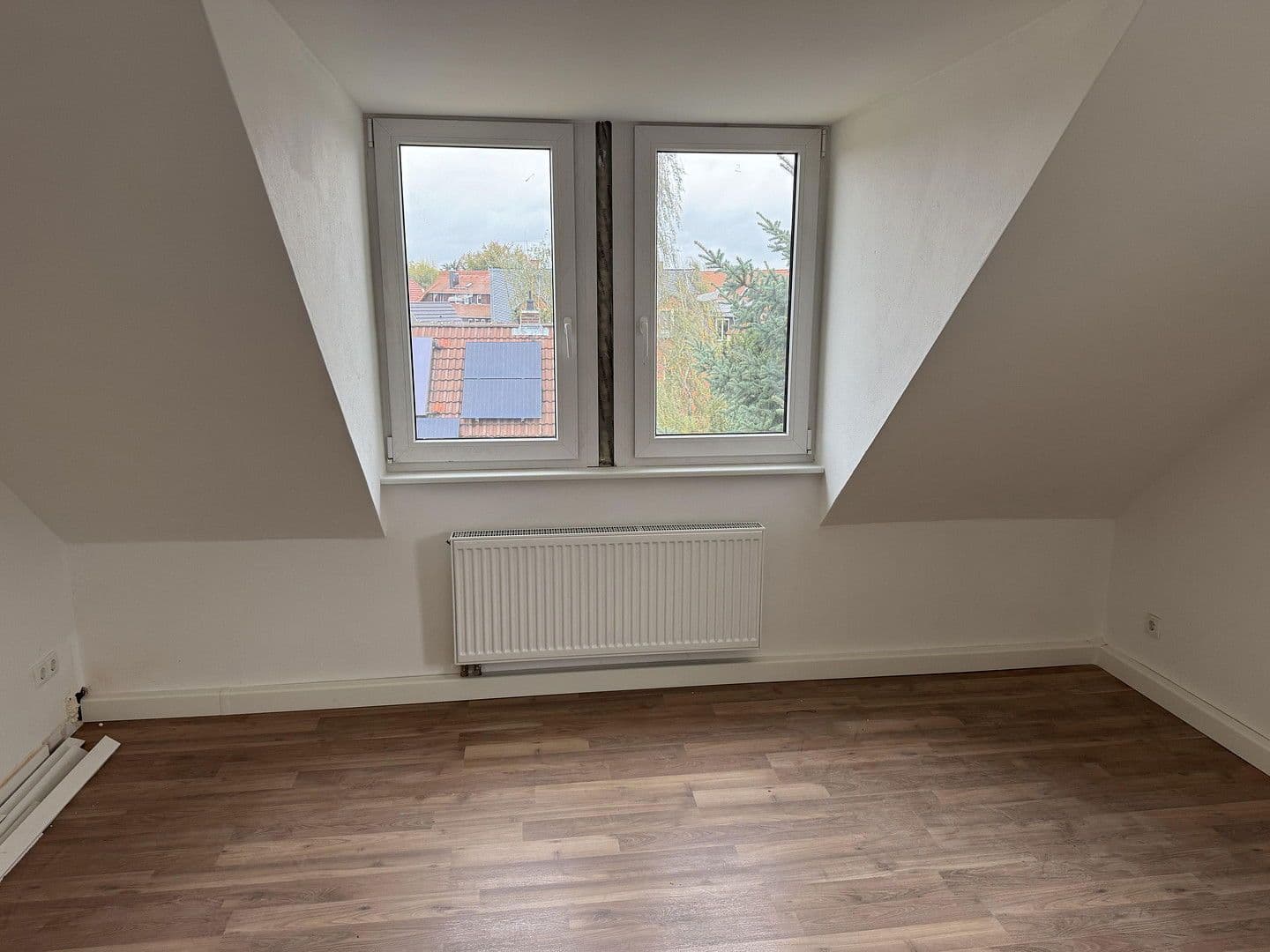 Pronájem bytu 3+1 89 m², Dresden, Sasko Pronájem bytu 3+1 89 m², Dresden, Sasko