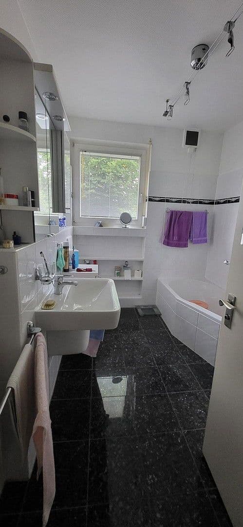 Prodej domu 175 m², pozemek 803 m², Erfer Straße 38, Solingen, Severní Porýní-Vestfálsko Prodej domu 175 m², pozemek 803 m², Erfer Straße 38, Solingen, Severní Porýní-Vestfálsko