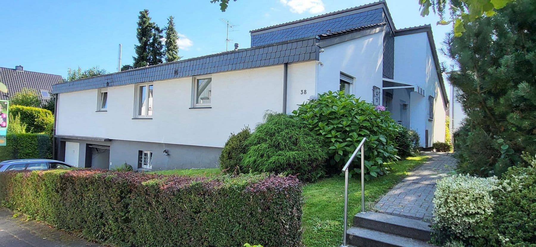 Prodej domu 175 m², pozemek 803 m², Erfer Straße 38, Solingen, Severní Porýní-Vestfálsko Prodej domu 175 m², pozemek 803 m², Erfer Straße 38, Solingen, Severní Porýní-Vestfálsko