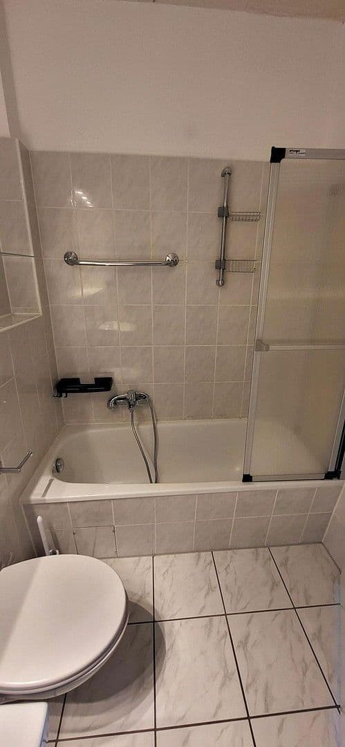 Prodej domu 175 m², pozemek 803 m², Erfer Straße 38, Solingen, Severní Porýní-Vestfálsko Prodej domu 175 m², pozemek 803 m², Erfer Straße 38, Solingen, Severní Porýní-Vestfálsko