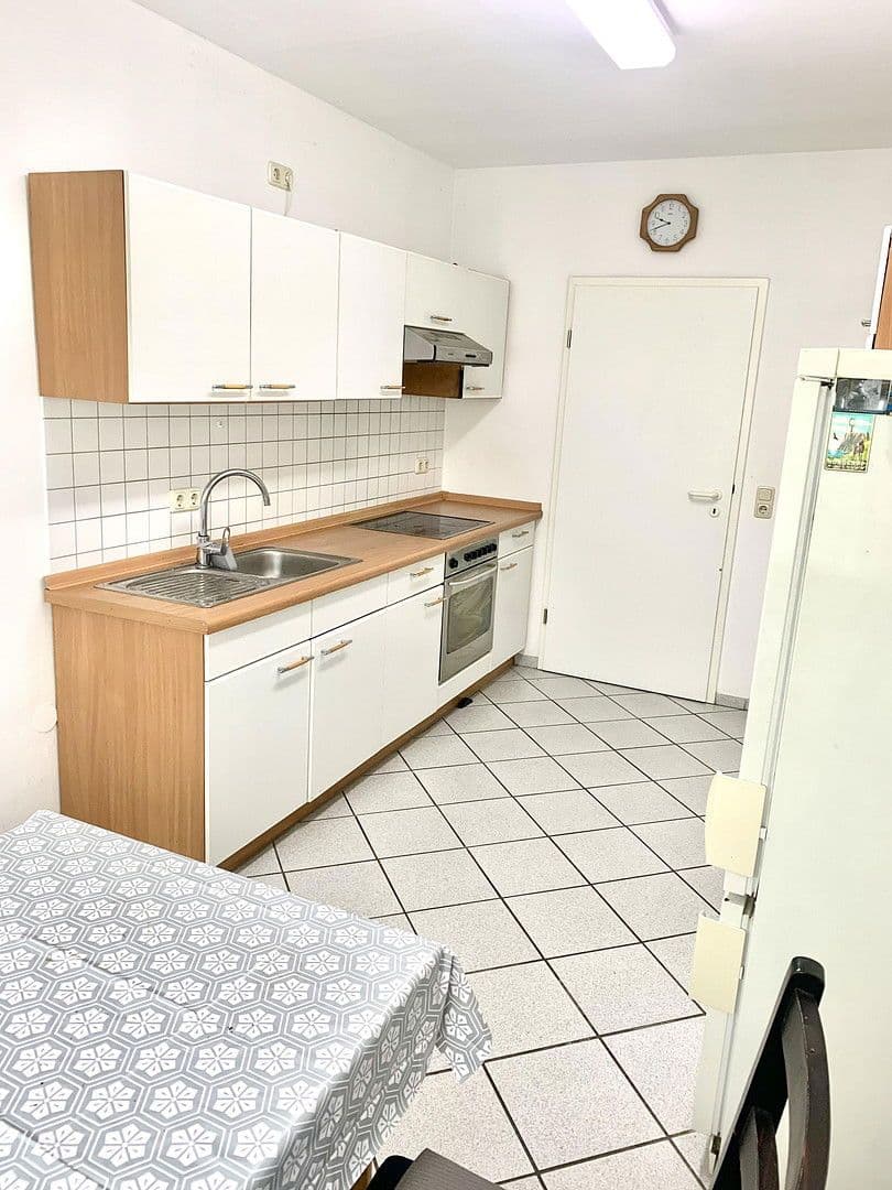 Pronájem kanceláře 112 m², Adelsdorf, Bavorsko Pronájem kanceláře 112 m², Adelsdorf, Bavorsko