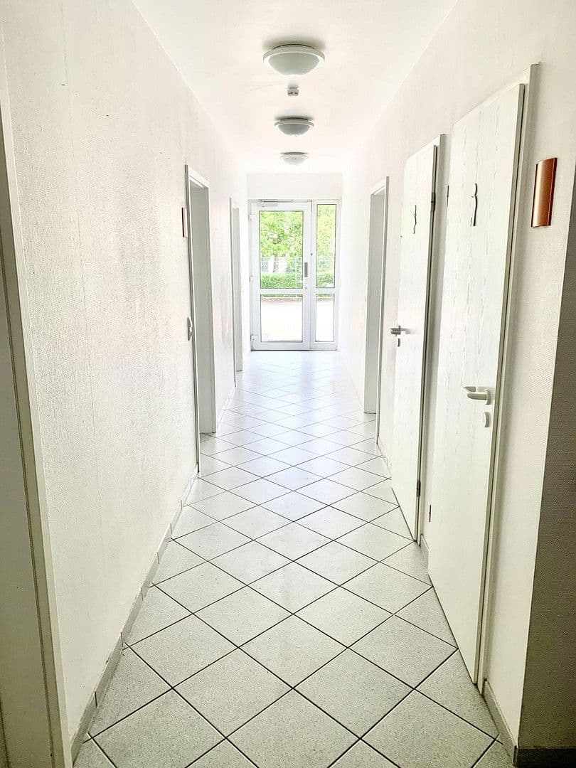 Pronájem kanceláře 112 m², Adelsdorf, Bavorsko Pronájem kanceláře 112 m², Adelsdorf, Bavorsko