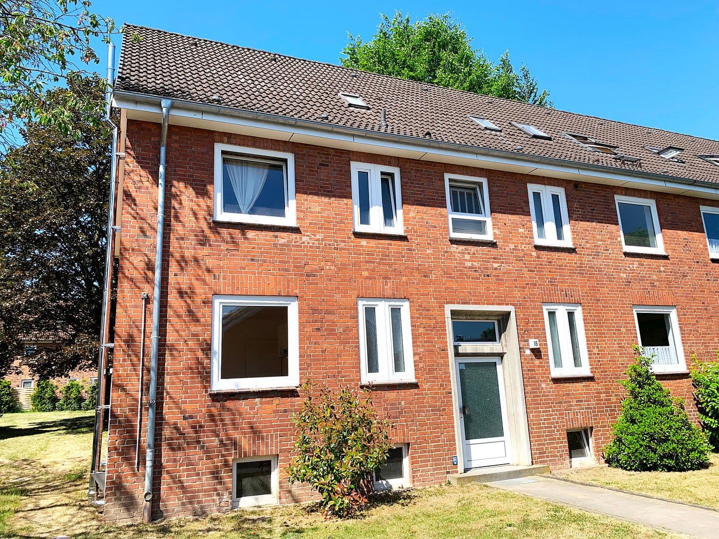 Prodej bytu 2+1 58 m², Berliner Straße 16, Schwarzenbek, Šlesvicko-Holštýnsko Prodej bytu 2+1 58 m², Berliner Straße 16, Schwarzenbek, Šlesvicko-Holštýnsko