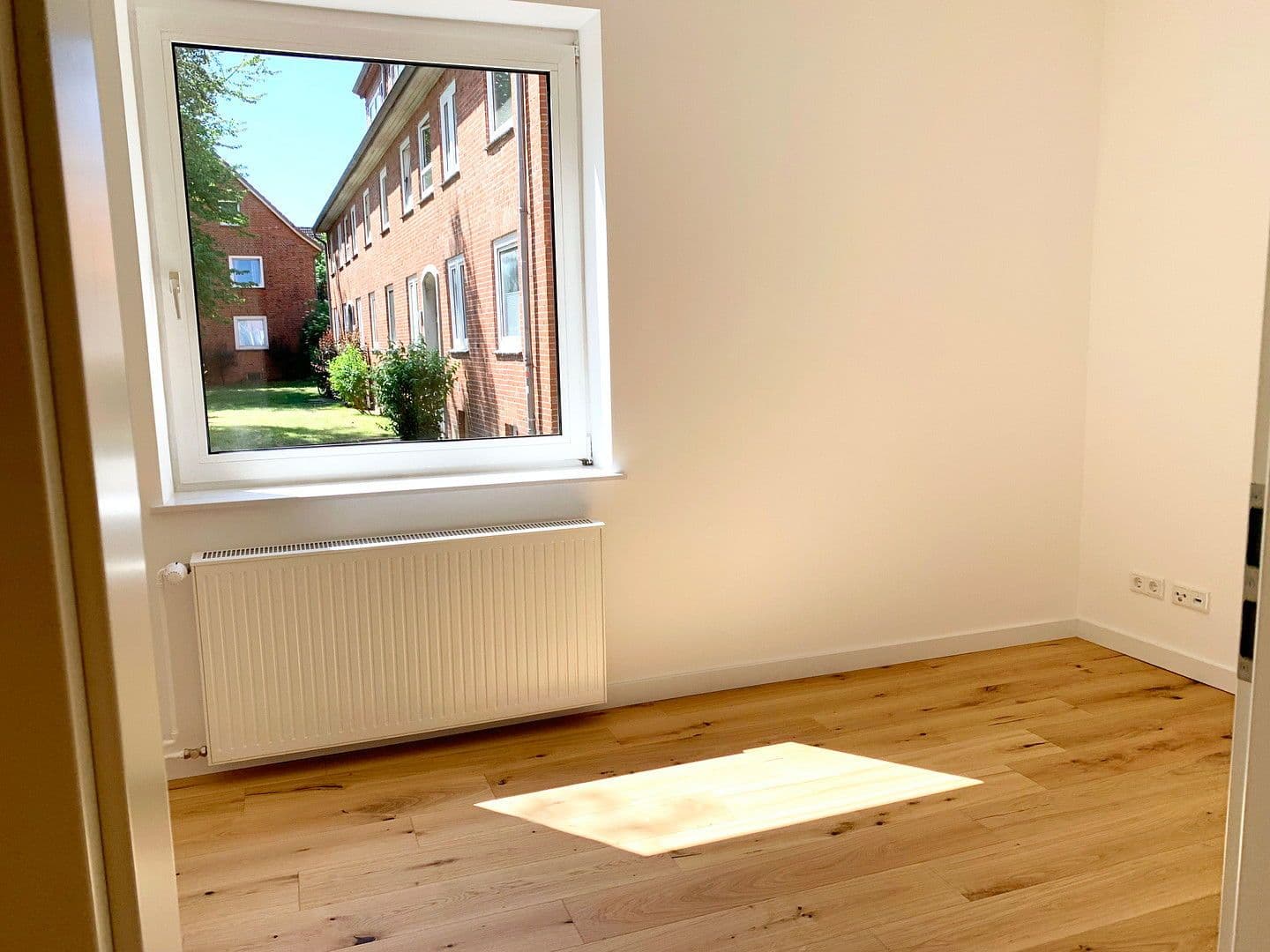 Prodej bytu 2+1 58 m², Berliner Straße 16, Schwarzenbek, Šlesvicko-Holštýnsko Prodej bytu 2+1 58 m², Berliner Straße 16, Schwarzenbek, Šlesvicko-Holštýnsko