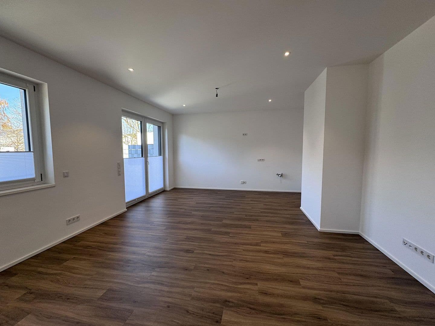 Pronájem bytu 3+1 83 m², Poing, Bavorsko Pronájem bytu 3+1 83 m², Poing, Bavorsko