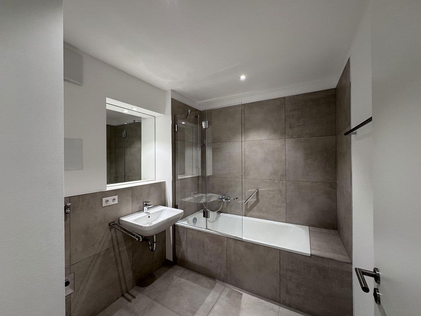 Pronájem bytu 3+1 83 m², Poing, Bavorsko Pronájem bytu 3+1 83 m², Poing, Bavorsko