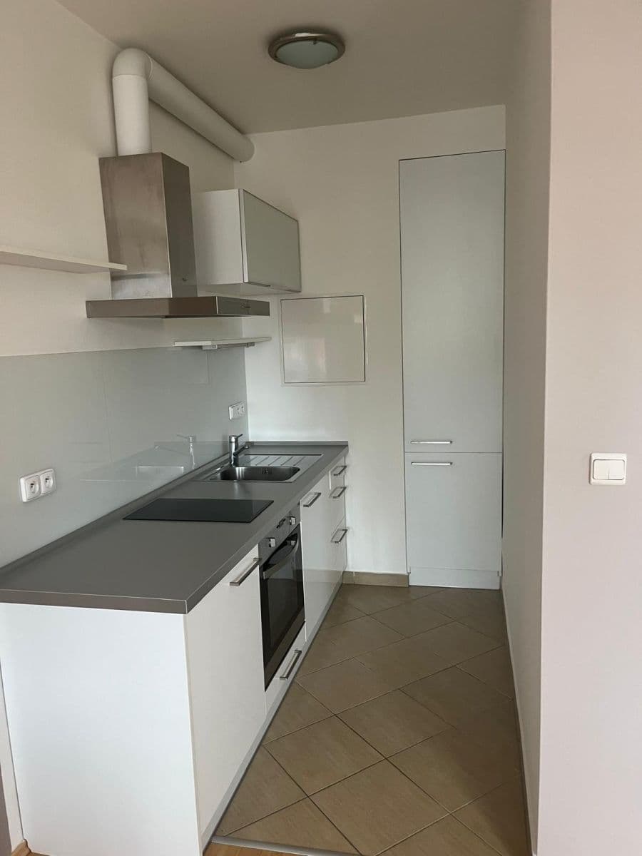 Pronájem bytu 1+kk 34 m², Přeučilova, Praha, Praha Pronájem bytu 1+kk 34 m², Přeučilova, Praha, Praha