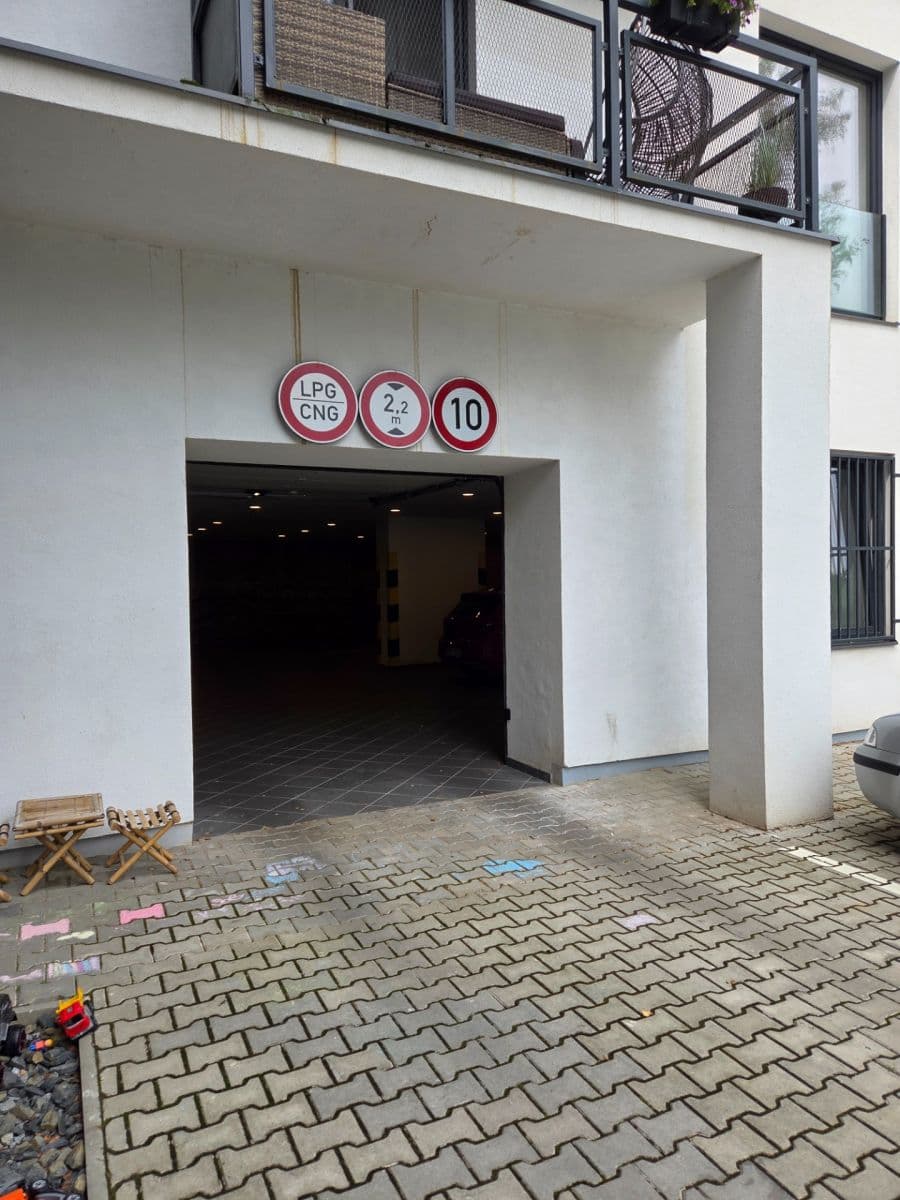 Prodej garáže 18 m², V Pitkovičkách, Praha, Praha Prodej garáže 18 m², V Pitkovičkách, Praha, Praha