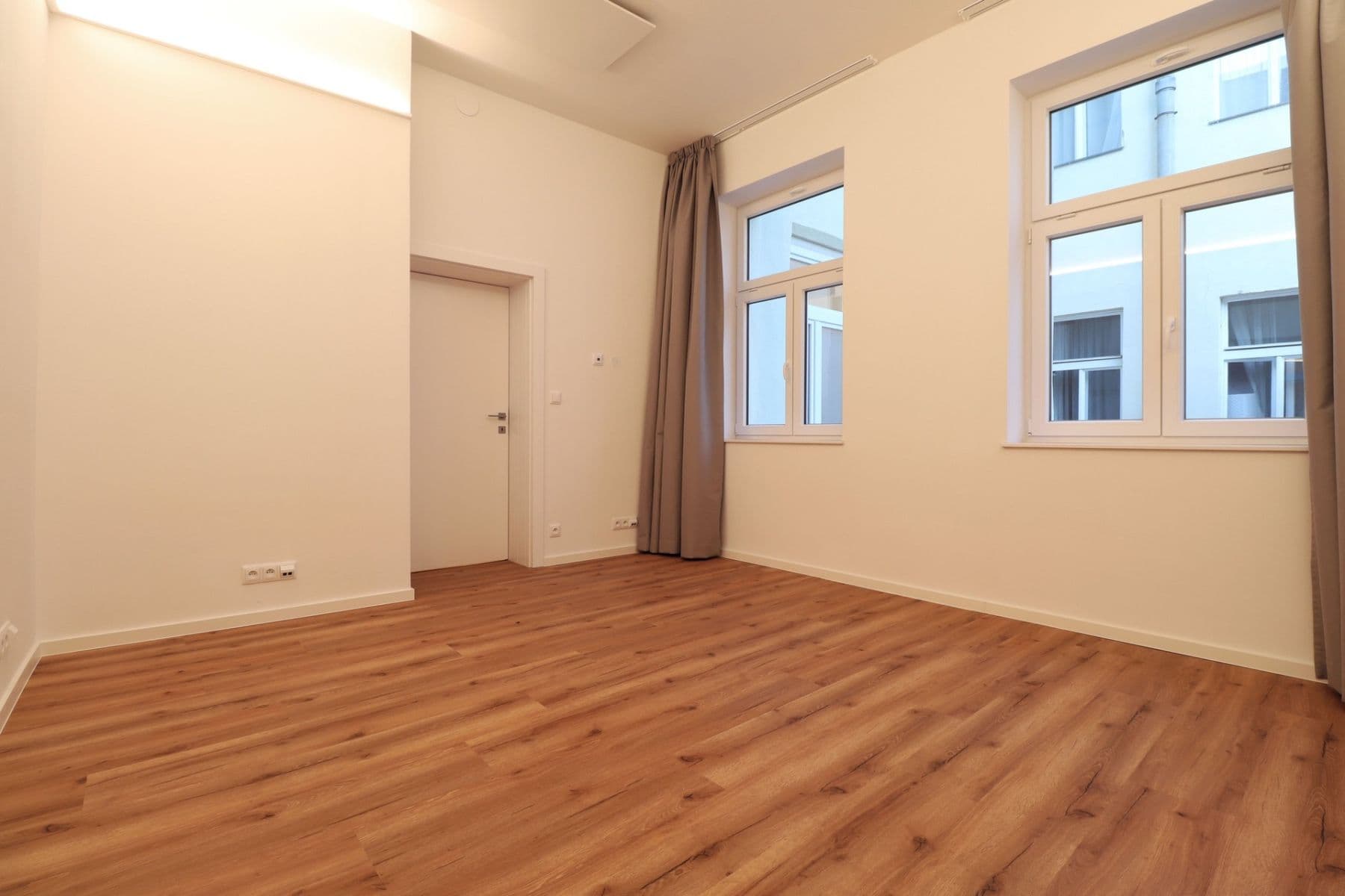 Pronájem bytu 3+1 78 m², Londýnská, Praha, Praha Pronájem bytu 3+1 78 m², Londýnská, Praha, Praha