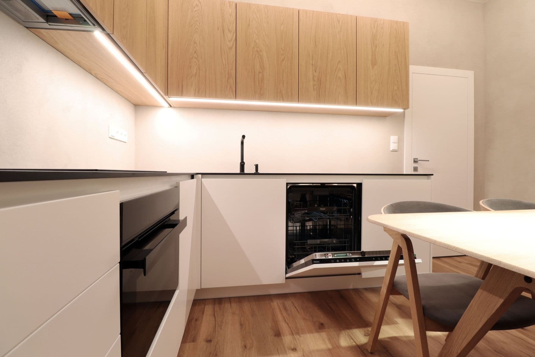 Pronájem bytu 3+1 78 m², Londýnská, Praha, Praha Pronájem bytu 3+1 78 m², Londýnská, Praha, Praha