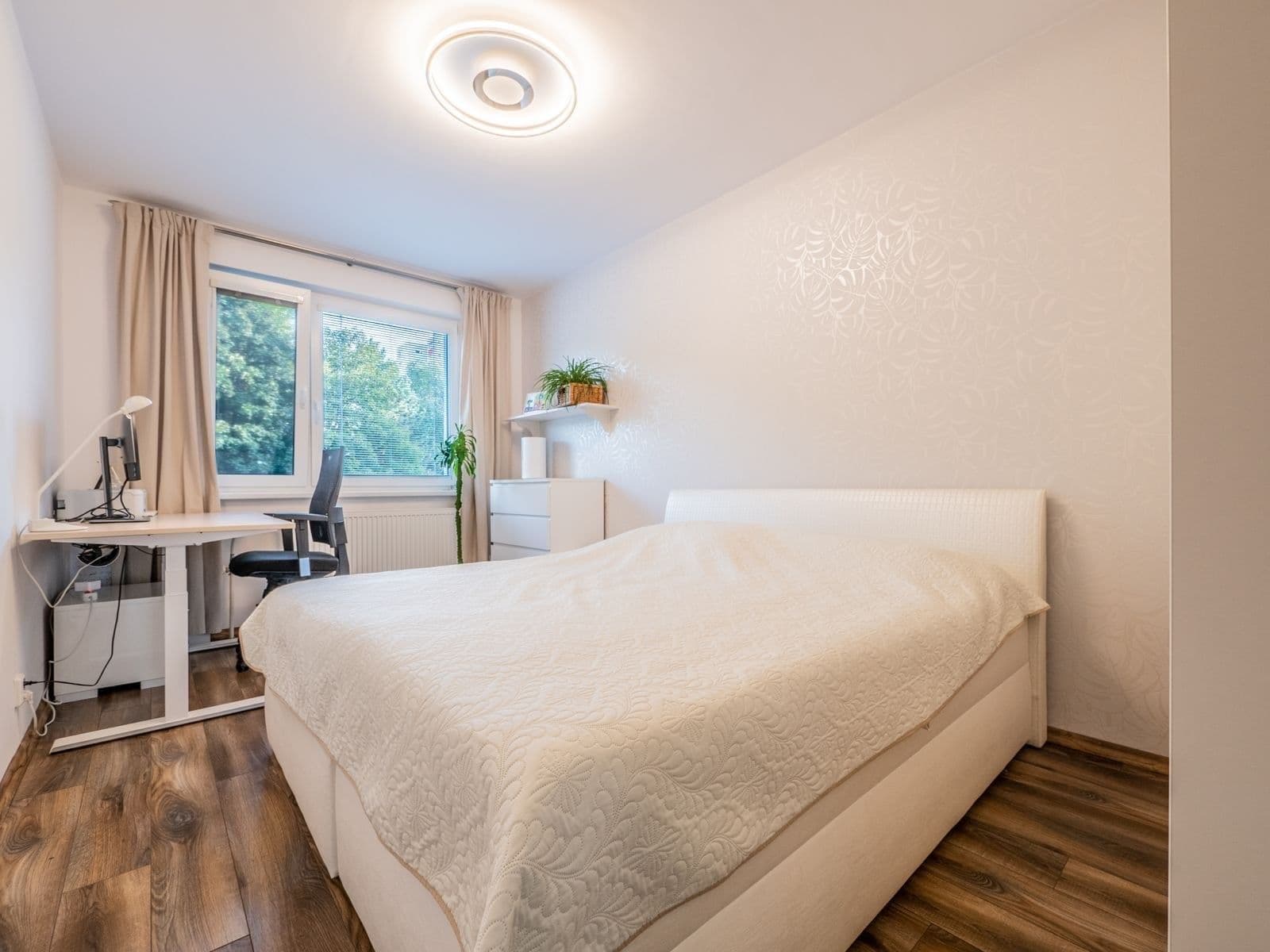 Pronájem bytu 3+1 68 m², Krásnohorská, Petržalka, Bratislavský kraj Pronájem bytu 3+1 68 m², Krásnohorská, Petržalka, Bratislavský kraj