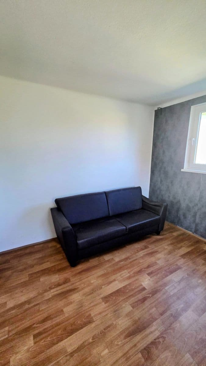 Pronájem bytu 3+kk 78 m², Pluhův Žďár, Jihočeský kraj Pronájem bytu 3+kk 78 m², Pluhův Žďár, Jihočeský kraj