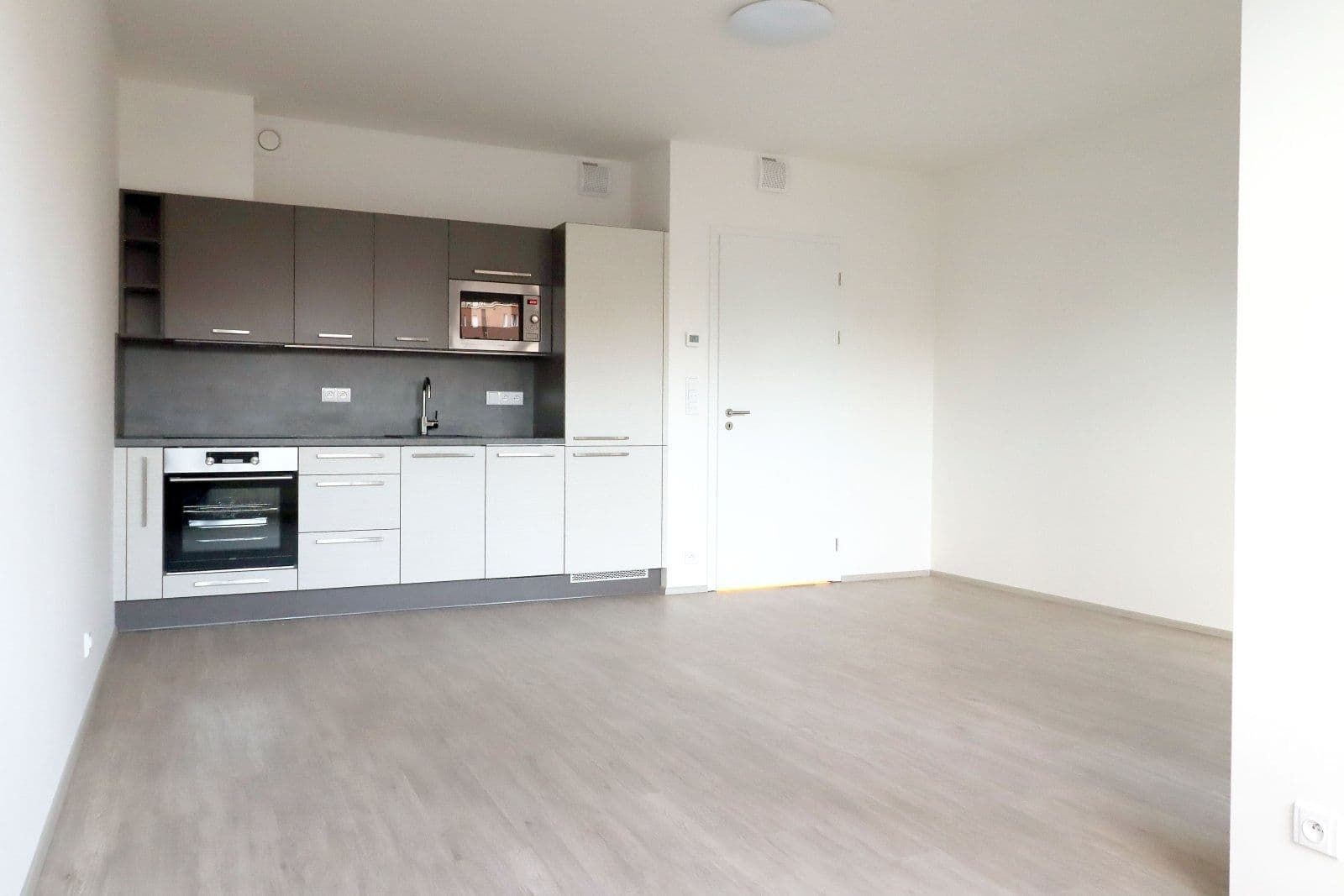 Pronájem bytu 1+kk 34 m², Jankovcova, Praha, Praha Pronájem bytu 1+kk 34 m², Jankovcova, Praha, Praha