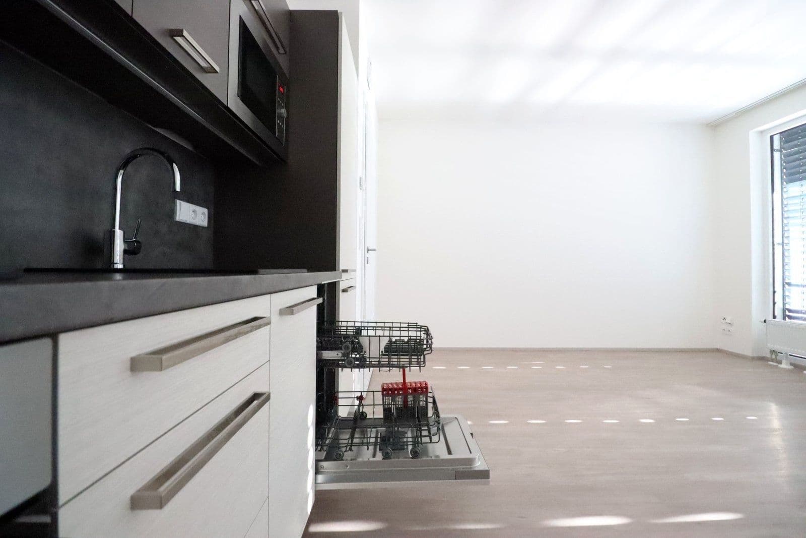 Pronájem bytu 1+kk 34 m², Jankovcova, Praha, Praha Pronájem bytu 1+kk 34 m², Jankovcova, Praha, Praha