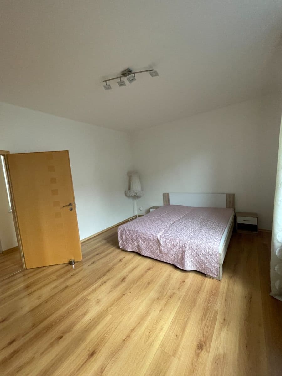 Pronájem bytu 3+kk 88 m², Vrázova, Praha, Praha Pronájem bytu 3+kk 88 m², Vrázova, Praha, Praha