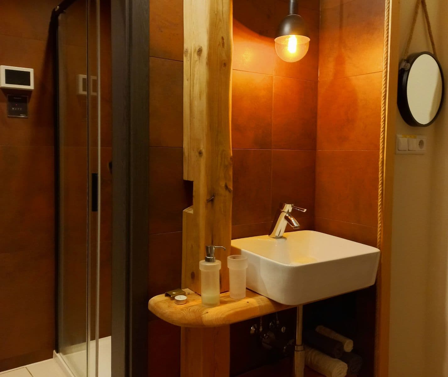 Pronájem bytu 2+kk 54 m², U Trati, Karlovy Vary, Karlovarský kraj Pronájem bytu 2+kk 54 m², U Trati, Karlovy Vary, Karlovarský kraj