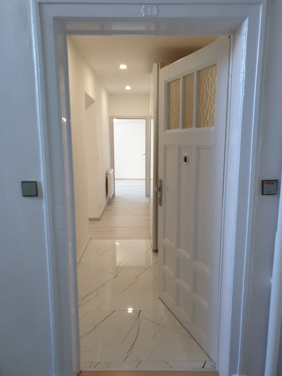 Pronájem bytu 12 m², Dobrovského, Brno, Jihomoravský kraj Pronájem bytu 12 m², Dobrovského, Brno, Jihomoravský kraj