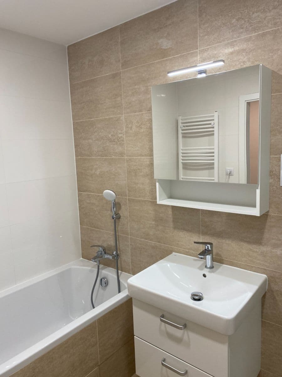 Prodej bytu 3+kk 76 m², Na růžovém poli, Kladno, Středočeský kraj Prodej bytu 3+kk 76 m², Na růžovém poli, Kladno, Středočeský kraj