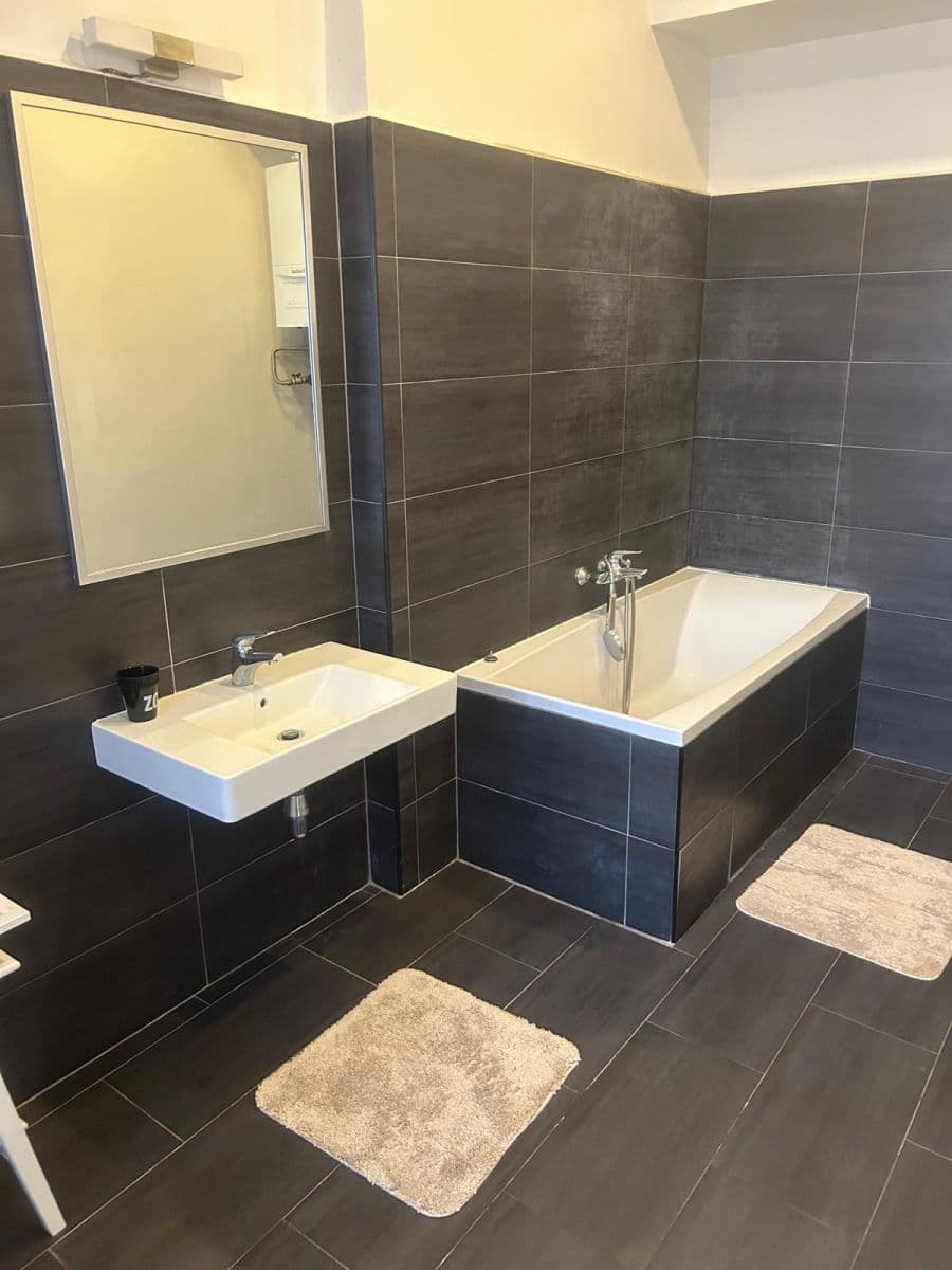 Pronájem bytu 2+kk 70 m², Masarykovo náměstí, Ostrava, Moravskoslezský kraj Pronájem bytu 2+kk 70 m², Masarykovo náměstí, Ostrava, Moravskoslezský kraj