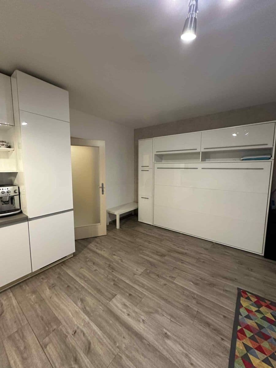 Pronájem bytu 1+kk 39 m², Ungarova, Praha, Praha Pronájem bytu 1+kk 39 m², Ungarova, Praha, Praha
