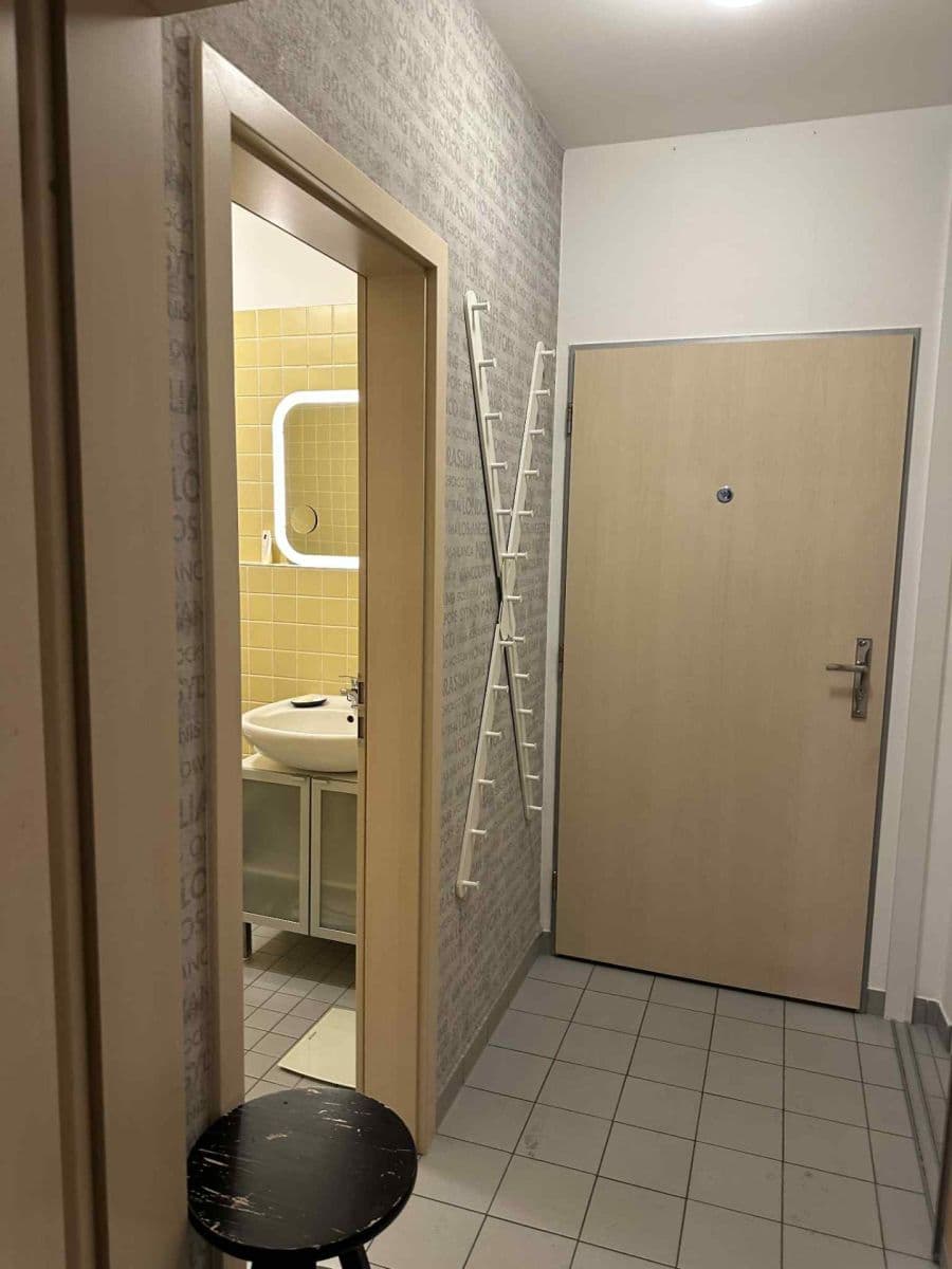 Pronájem bytu 1+kk 39 m², Ungarova, Praha, Praha Pronájem bytu 1+kk 39 m², Ungarova, Praha, Praha