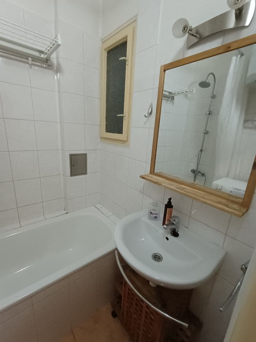 Pronájem bytu Garsoniéra 27 m², Hvězdova, Praha, Praha Pronájem bytu Garsoniéra 27 m², Hvězdova, Praha, Praha